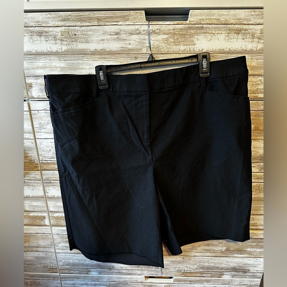 🖤 Lane Bryant Black Bermuda Shorts Size 22 Plus Career Casual